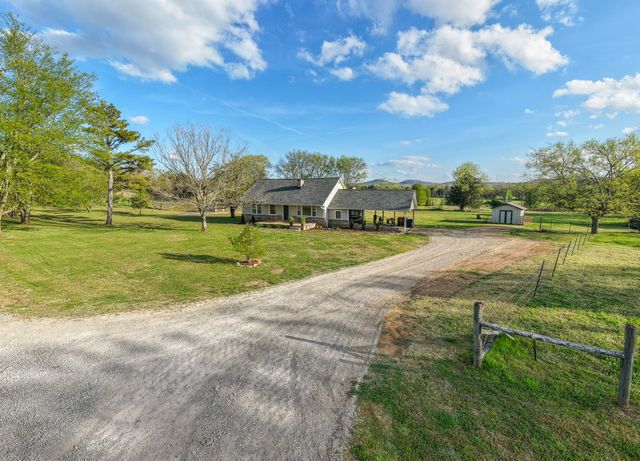 2790 Joe Reeves Rd, Lewisburg, TN 37091