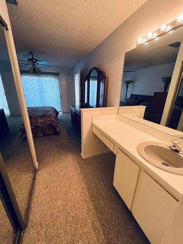 4232 PALM BAY D, West Palm Beach, FL 33406