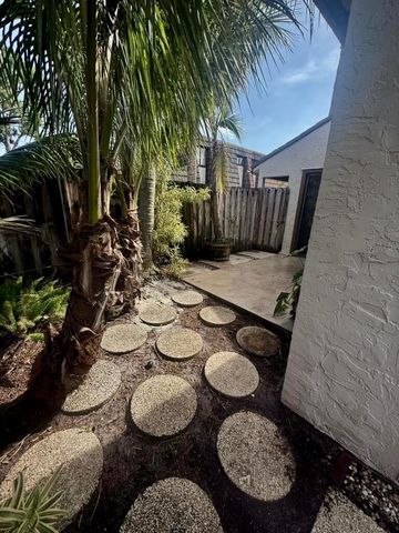 4232 PALM BAY D, West Palm Beach, FL 33406