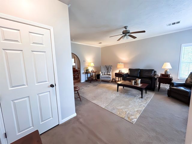 1402 An County Road 2110, Elkhart, TX 75839