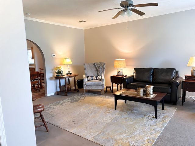 1402 An County Road 2110, Elkhart, TX 75839