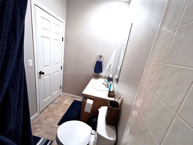 1402 An County Road 2110, Elkhart, TX 75839