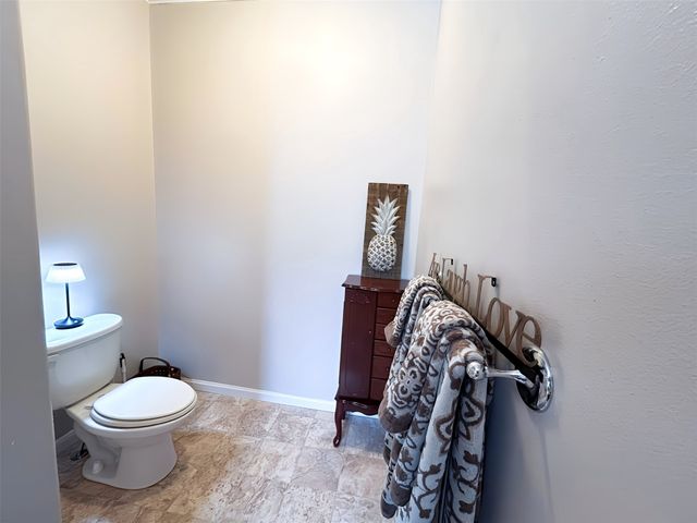 1402 An County Road 2110, Elkhart, TX 75839