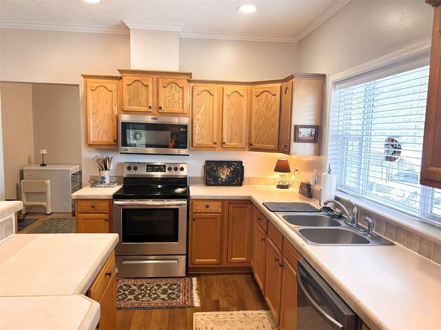 1402 An County Road 2110, Elkhart, TX 75839