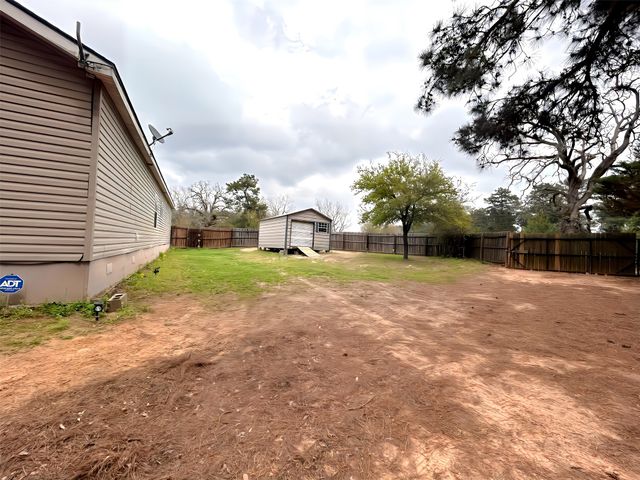 1402 An County Road 2110, Elkhart, TX 75839