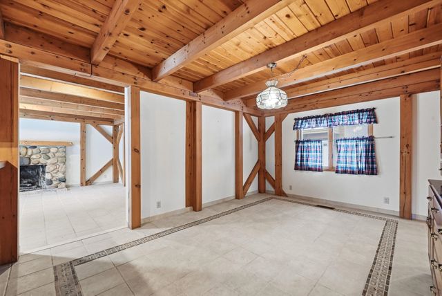 1275 S Nanagosa Trail, Suttons Bay, MI 49682