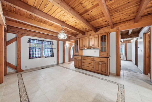 1275 S Nanagosa Trail, Suttons Bay, MI 49682