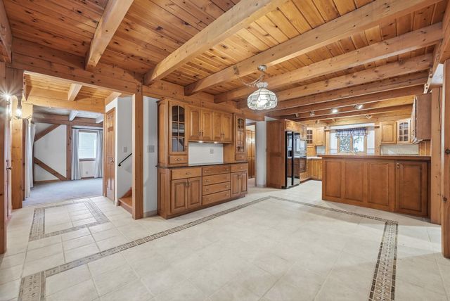 1275 S Nanagosa Trail, Suttons Bay, MI 49682