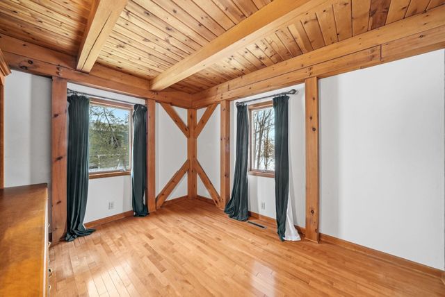 1275 S Nanagosa Trail, Suttons Bay, MI 49682