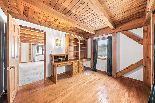 1275 S Nanagosa Trail, Suttons Bay, MI 49682