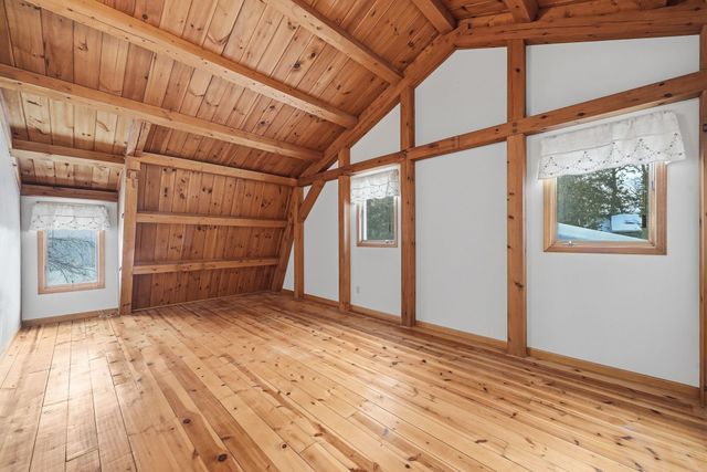 1275 S Nanagosa Trail, Suttons Bay, MI 49682