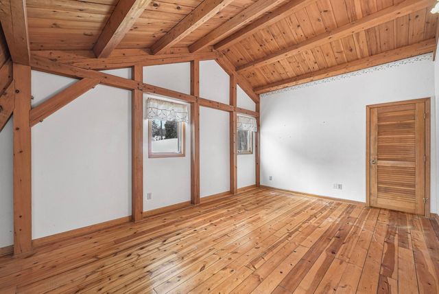 1275 S Nanagosa Trail, Suttons Bay, MI 49682