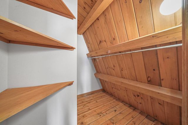 1275 S Nanagosa Trail, Suttons Bay, MI 49682