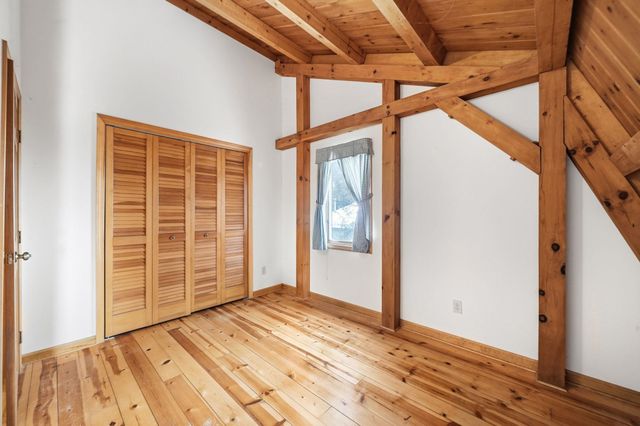 1275 S Nanagosa Trail, Suttons Bay, MI 49682