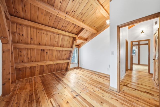 1275 S Nanagosa Trail, Suttons Bay, MI 49682