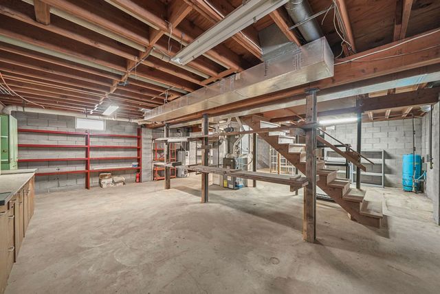 1275 S Nanagosa Trail, Suttons Bay, MI 49682