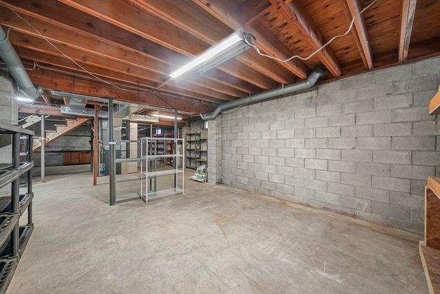 1275 S Nanagosa Trail, Suttons Bay, MI 49682