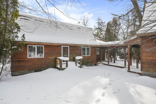1275 S Nanagosa Trail, Suttons Bay, MI 49682