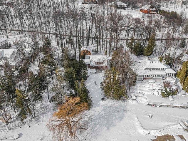 1275 S Nanagosa Trail, Suttons Bay, MI 49682