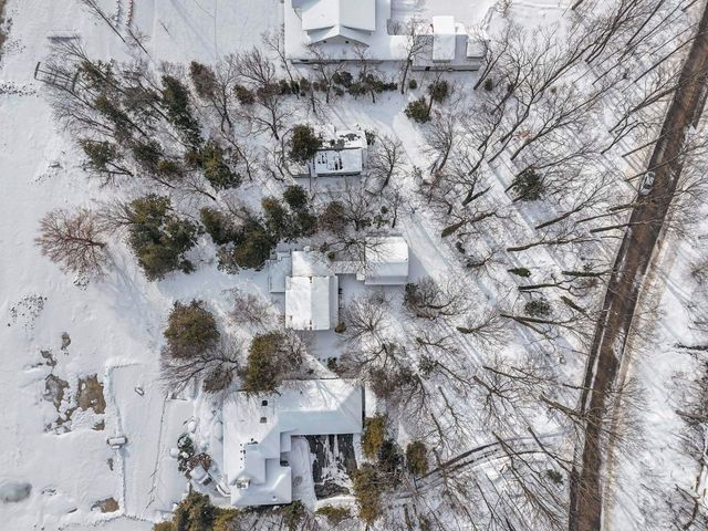 1275 S Nanagosa Trail, Suttons Bay, MI 49682