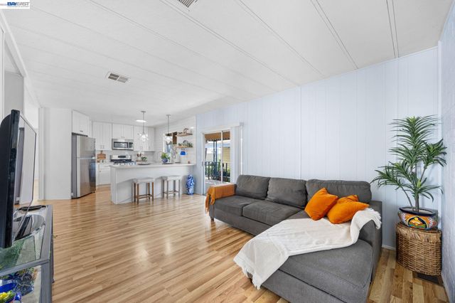 29315 Harpoon Way, Hayward, CA 94544