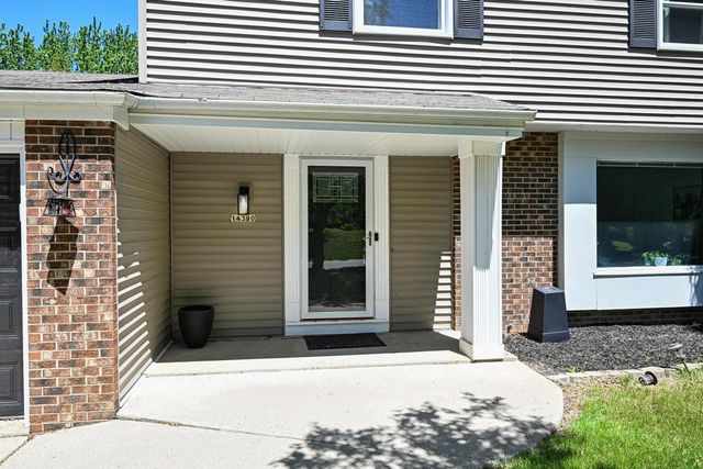 14390 W Wilbur DRIVE, New Berlin, WI 53151