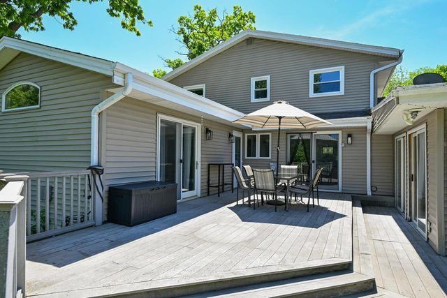 14390 W Wilbur DRIVE, New Berlin, WI 53151