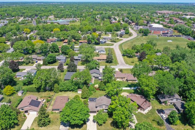 14390 W Wilbur DRIVE, New Berlin, WI 53151