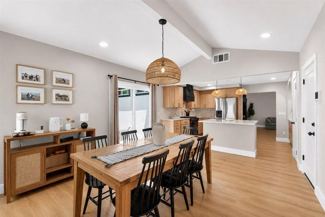 7880 White Tail Way, Sacramento, CA 95823