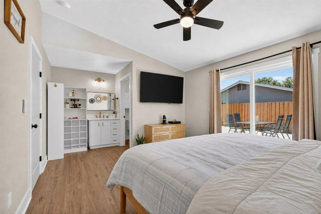 7880 White Tail Way, Sacramento, CA 95823