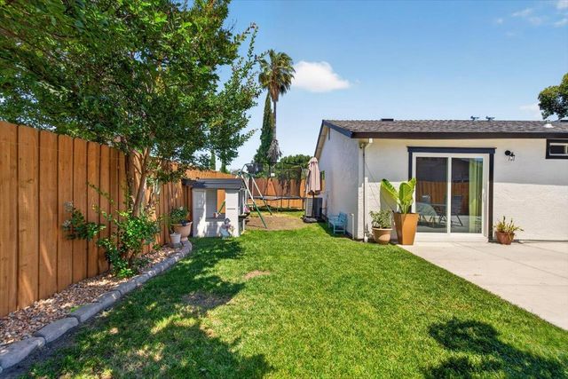 7880 White Tail Way, Sacramento, CA 95823