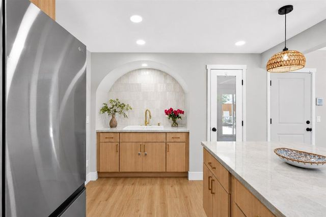 7880 White Tail Way, Sacramento, CA 95823