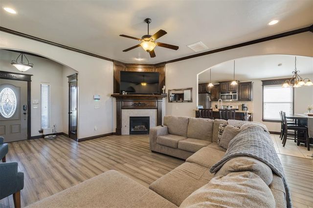 11728 SW 20th Street, Yukon, OK 73099