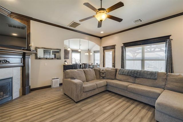 11728 SW 20th Street, Yukon, OK 73099