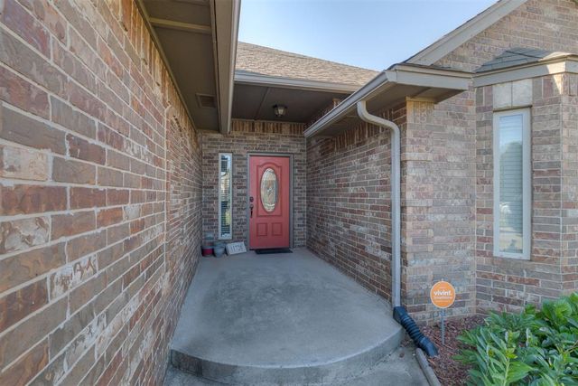 11728 SW 20th Street, Yukon, OK 73099