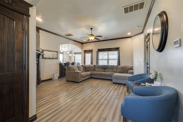 11728 SW 20th Street, Yukon, OK 73099