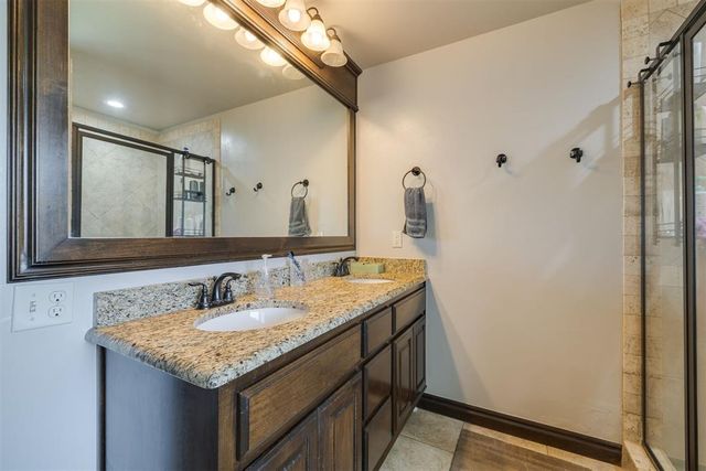 11728 SW 20th Street, Yukon, OK 73099