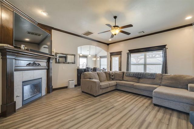11728 SW 20th Street, Yukon, OK 73099