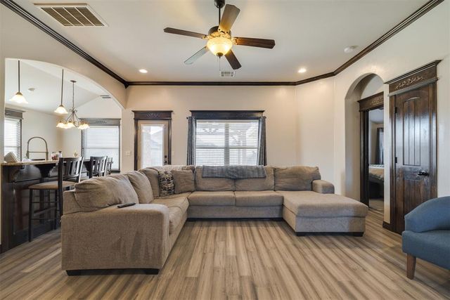 11728 SW 20th Street, Yukon, OK 73099