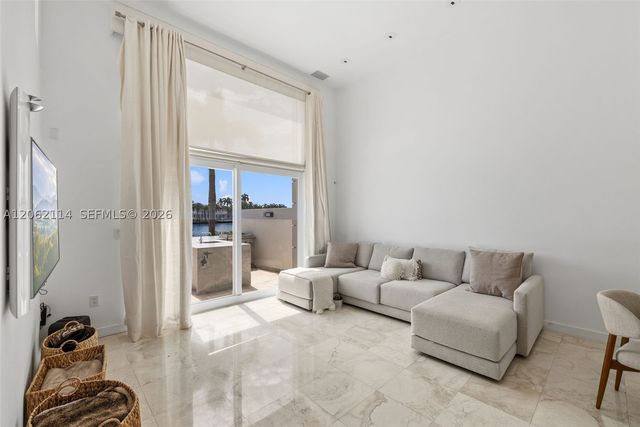 21103 NE 38th Ave 77, Aventura, FL 33180