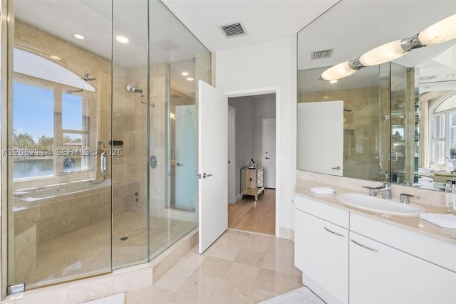 21103 NE 38th Ave 77, Aventura, FL 33180