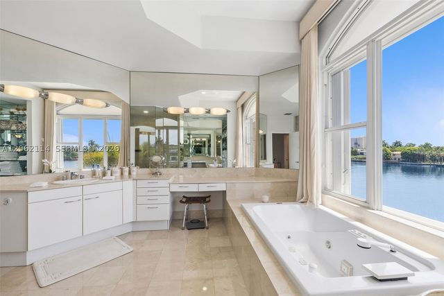 21103 NE 38th Ave 77, Aventura, FL 33180