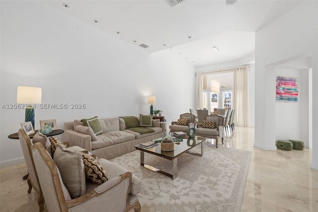 21103 NE 38th Ave 77, Aventura, FL 33180