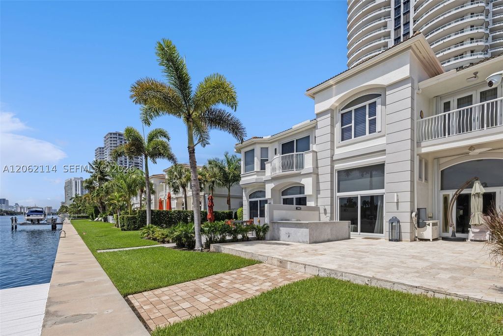 21103 NE 38th Ave 77, Aventura, FL 33180