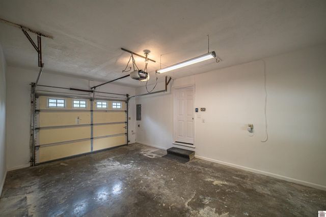 100 Clear Creek, Paducah, KY 42001