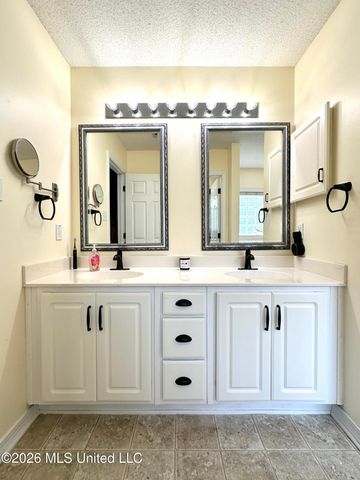 3031 Brookwood Drive, Ocean Springs, MS 39564
