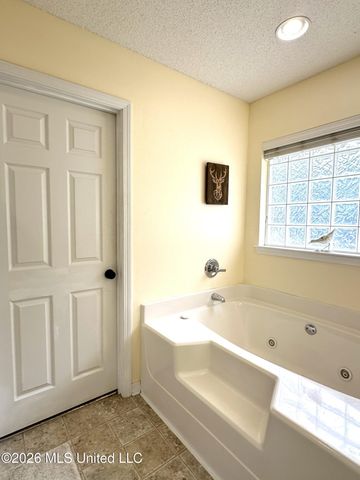 3031 Brookwood Drive, Ocean Springs, MS 39564