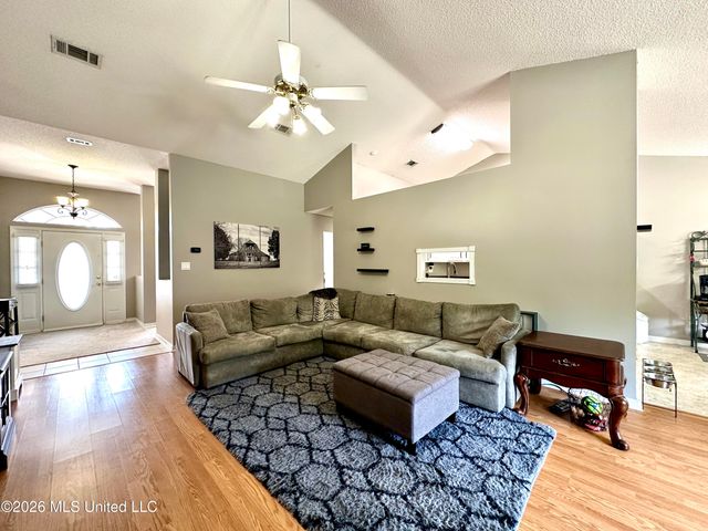 3031 Brookwood Drive, Ocean Springs, MS 39564