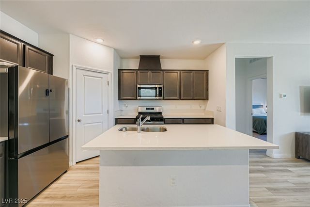 6834 Camino Real Street, North Las Vegas, NV 89086