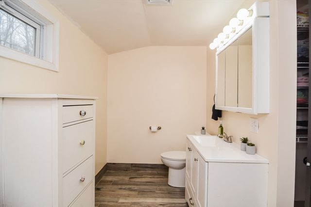 51 Richardson Ave, Dracut, MA 01826